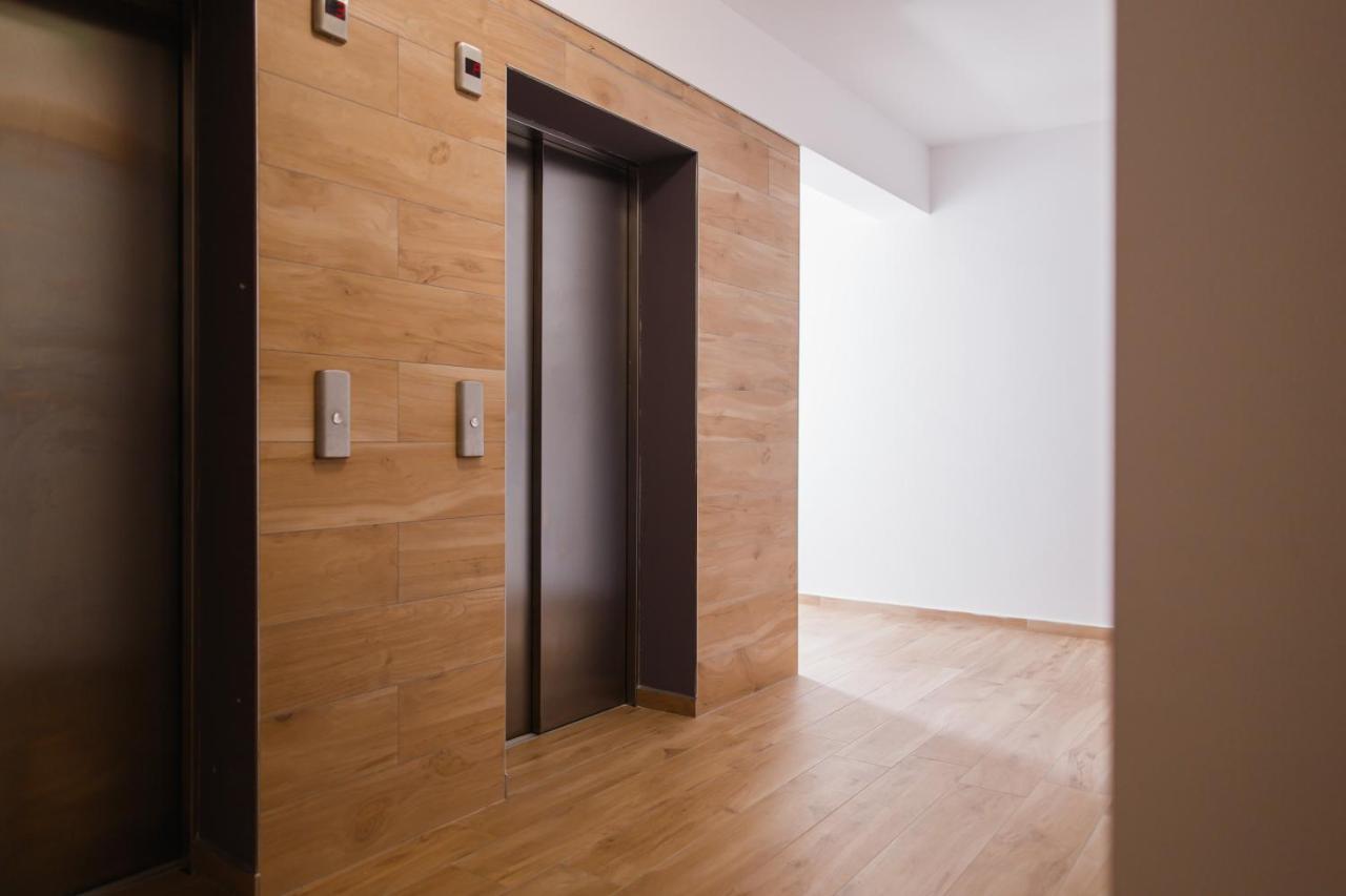 Apartamento Charming Family Haven Oradea Exterior foto