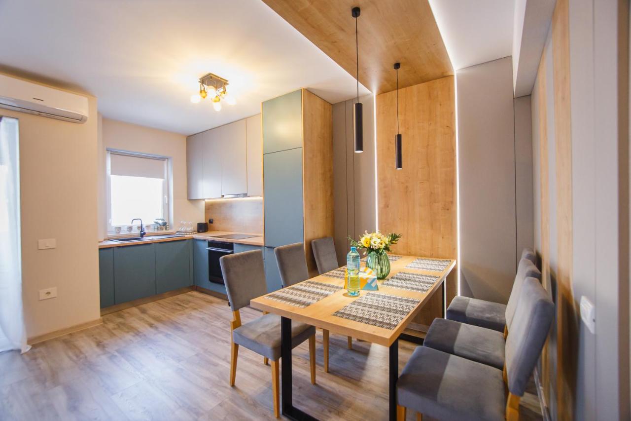 Apartamento Charming Family Haven Oradea Exterior foto